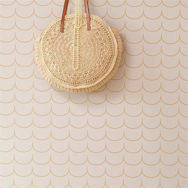 طراحی داخلی با کاغذ دیواری کرم رنگ